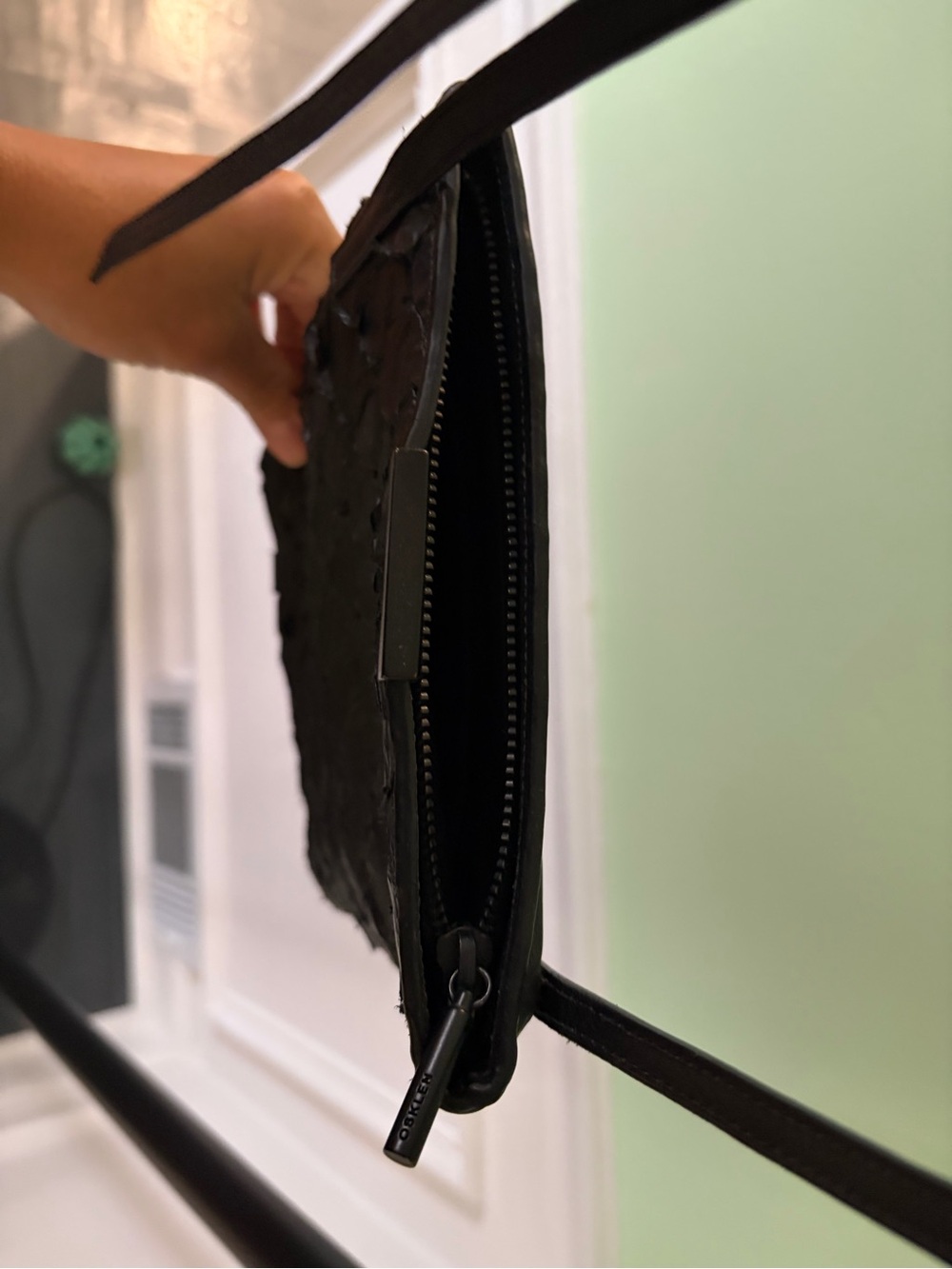 Osklen Black Textured Leather Crossbody Bag - Picture 6 of 7